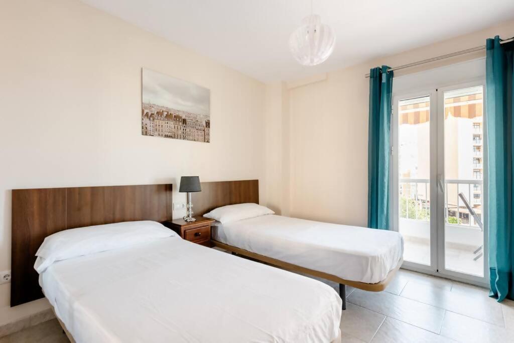 Apartament Amplio Con Vistas Al Mar Y Piscina En Benalmádena Zewnętrze zdjęcie