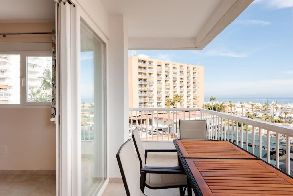 Apartament Amplio Con Vistas Al Mar Y Piscina En Benalmádena Zewnętrze zdjęcie