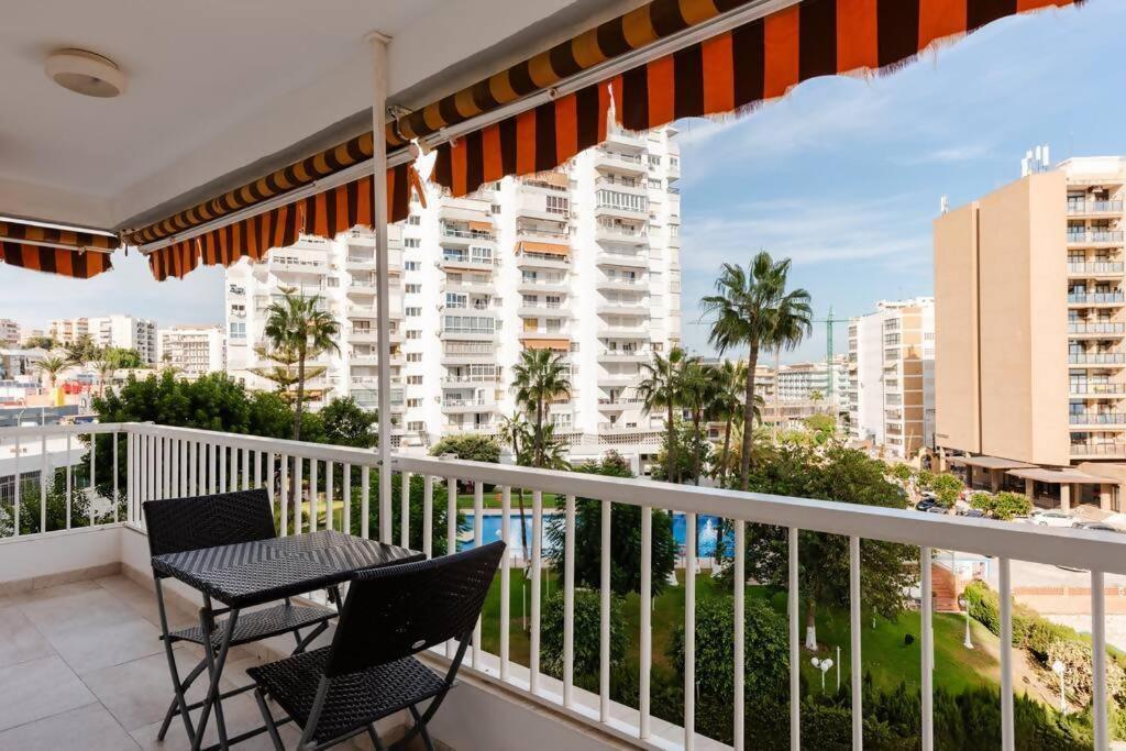 Apartament Amplio Con Vistas Al Mar Y Piscina En Benalmádena Zewnętrze zdjęcie